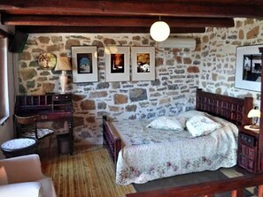 House | 1 bedroom