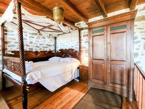 2 bedrooms - Art Traditional Villas 18th Century Complex near Sea (Agios Nikolaos)