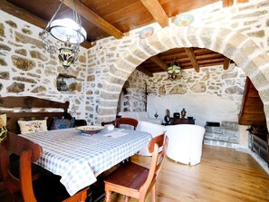 Dining - Art Traditional Villas 18th Century Complex near Sea (Agios Nikolaos)