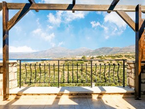 House | Balcony