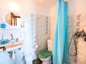 Apartment | Badezimmer | Dusche, Handtücher