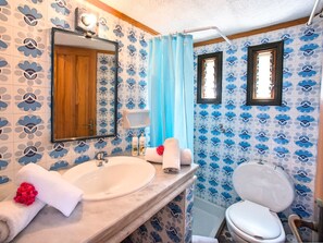Apartment | Badezimmer | Dusche, Handtücher