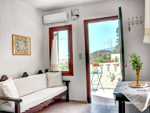 Apartment | Living room - Stunning Apartment in Agios Nikolaos Near Beach (Agios Nikolaos)