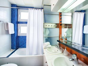 Villa | Bathroom