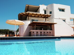 Villa | Exterior