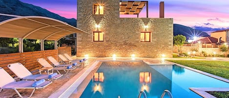 Villa | Pool | Indoor pool, outdoor pool