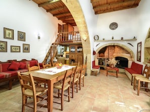 House | Dining