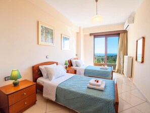 Villa | 8 bedrooms, individually furnished, iron/ironing board - 2 Villas Next to Each Other with Pool & Sea View (Apokoronas)