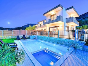 Villa | Pool | Indoor pool, outdoor pool - 2 Villas Next to Each Other with Pool & Sea View (Apokoronas)