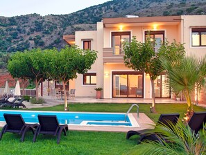 Villa | Pool