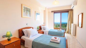 Vila | 4 quartos, individualmente mobiliados, ferros/tábuas de passar roupa