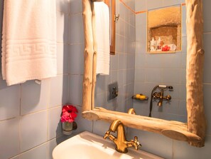 Villa | Bathroom