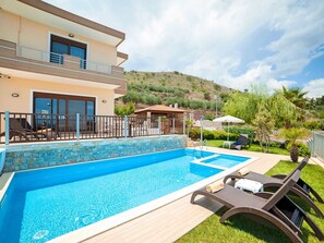 Villa | Pool | Indoor pool, outdoor pool - 3 Villas Next to Each Other with Pool & Sea View (Apokoronas)