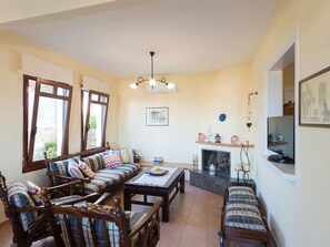 Villa | Wohnzimmer | Kamin