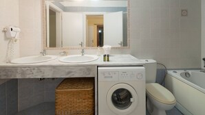 Villa | Badezimmer