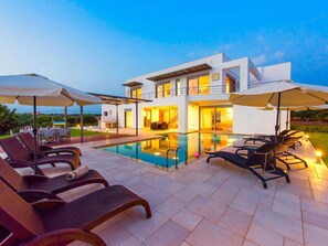 Pool - Sparkling Villa in Acrotiri with Private Pool near Sea Beach (Chania)