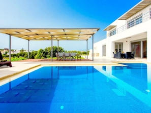 Villa | Pool | Indoor pool, outdoor pool
