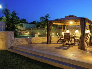 Villa | Exterior