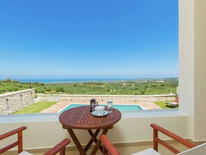 Villa | Dining - Villa with Private Pool near Sea & Arkadi Monastery on NW Coast (Rethymno)