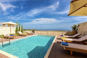 Villa | Piscine | Piscine intérieure, piscine extérieure