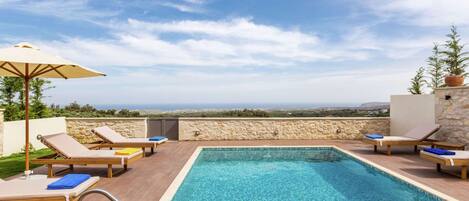 Villa | Pool | Indoor pool, outdoor pool