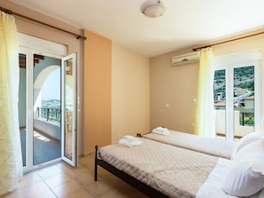 3 bedrooms, individually furnished, iron/ironing board, bed sheets