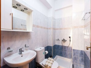 Villa | Bathroom