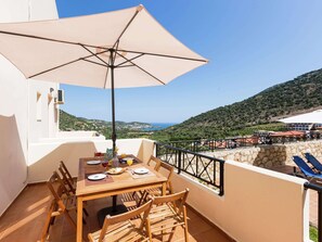 Villa | Dining