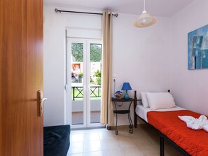 4 bedrooms, individually furnished, iron/ironing board, WiFi