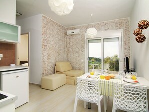 House | Dining