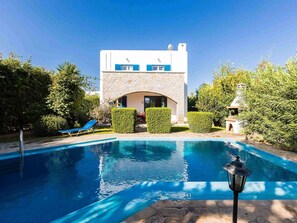 Exterior - Villa near Beach with Swimming Pool, Garden, Terrace (Rethymno)