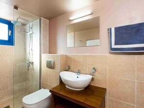 Villa | Bathroom