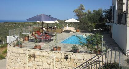 Cozy Villa in Agia Triada With Pool and Deckchair