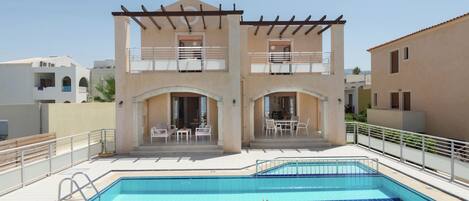 Villa | Pool | Indoor pool, outdoor pool