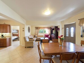 Dining - Light Filled Villa in Maroulas Crete With Private Pool (Rethymno)