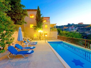 Exterior - Light Filled Villa in Maroulas Crete With Private Pool (Rethymno)