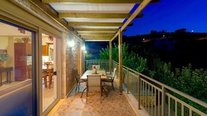 Villa | Balcony - Light Filled Villa in Maroulas Crete With Private Pool (Rethymno)