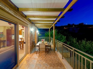 Villa | Balcony - Light Filled Villa in Maroulas Crete With Private Pool (Rethymno)