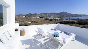 Villa | Balcony - Beautiful Villa, 50 m From Beach and Close to Other Beautiful Beaches on Mykonos (Mykonos)