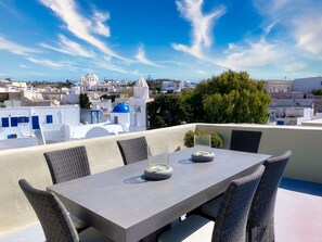 Villa | Dining