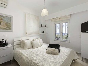 Villa | 4 sovrum, unika möbler, strykjärn/strykbräda och sängkläder