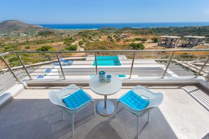 Villa | Balcón