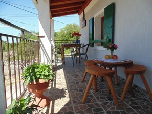 Balcony - Holiday Home in Starigrad With Garden (Starigrad)