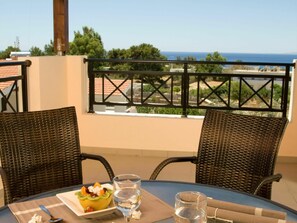 Villa | Dining - Beautiful Villa With Swimming Pool (Rhodes)