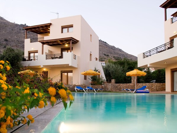 Outdoor pool - Beautiful Villa With Swimming Pool (Rhodes)