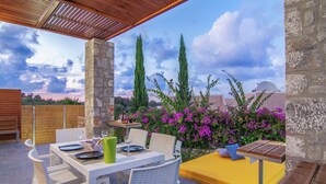 Villa | Balcony - Newly-built Villa in Loutra With Private Pool, Garden, BBQ (Rethymno)