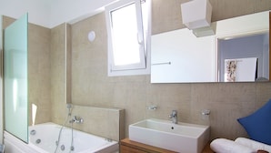 Villa | Bathroom | Shower, towels - Newly-built Villa in Loutra With Private Pool, Garden, BBQ (Rethymno)