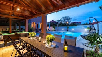 Villa | Balcony