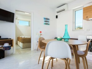 Villa | Dining