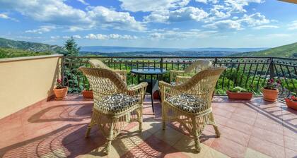 Holiday House Near Split